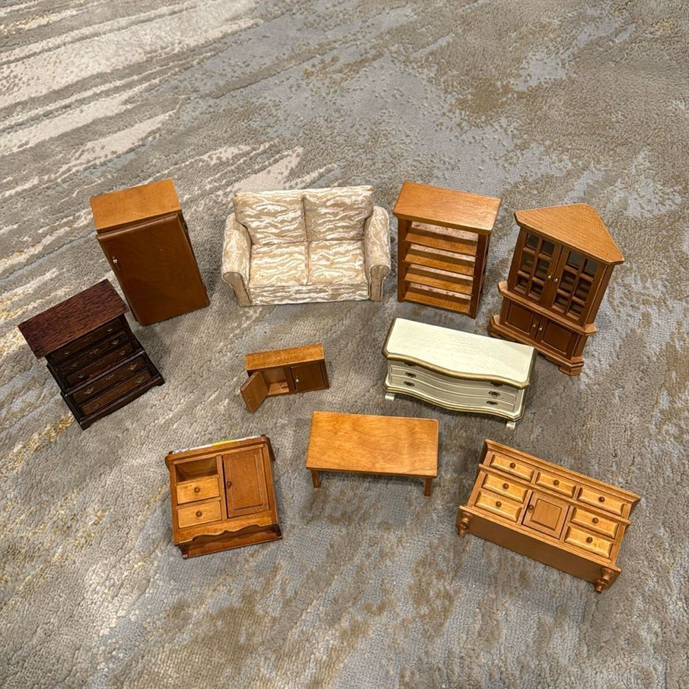 VTG lot of dool house furniture wood pieces in GUC 10 pieces real wood